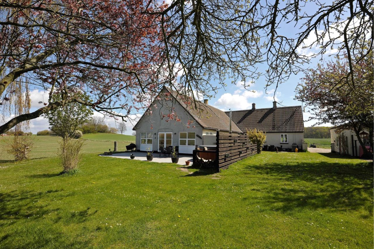 image 01